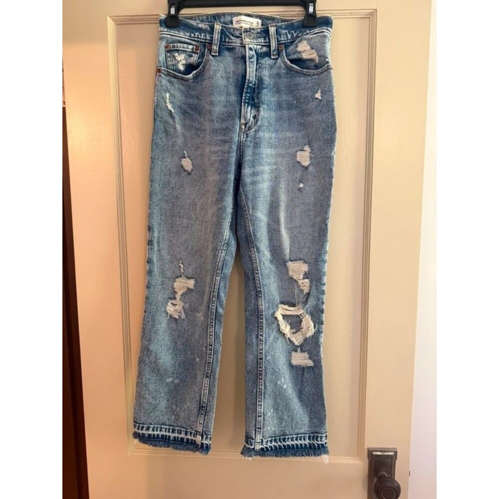 Abercrombie Ultra High Rise Straight Jeans 26